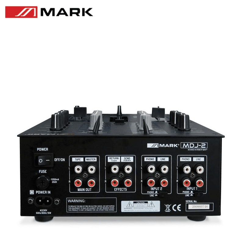 Pack DJ MARK DJ BOX : 2 lecteurs CD, mixeur 2 voies et flight case 3 Pack DJ MARK DJ BOX : 2 lecteurs CD, mixeur 2 voies et flight case : mixeur MDJ-2, connexions arrière