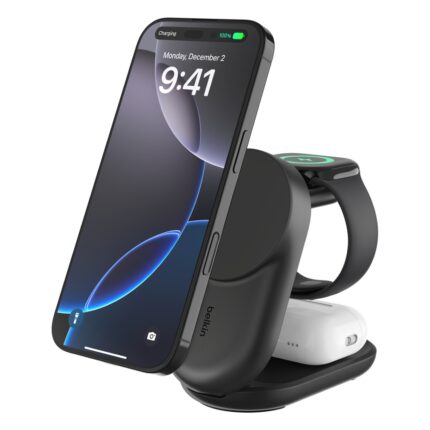 Socle de charge Belkin 3 en 1 Qi2 25 W iPhone : iPhone, Apple Watch et AirPods en recharge sur le socle noir